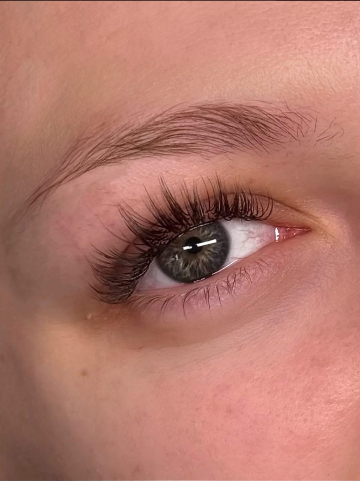 Chars Lash Bar lash extension result, close up